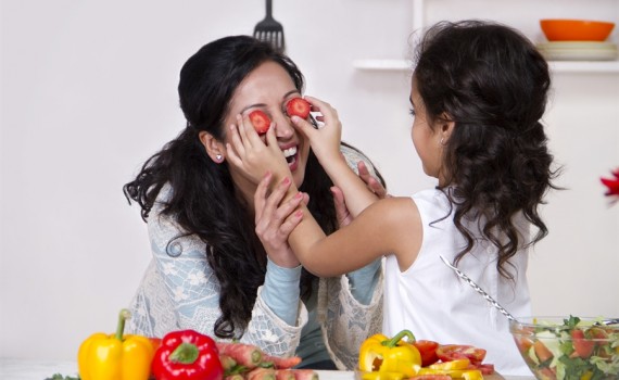 Joking around helps toddlers learn